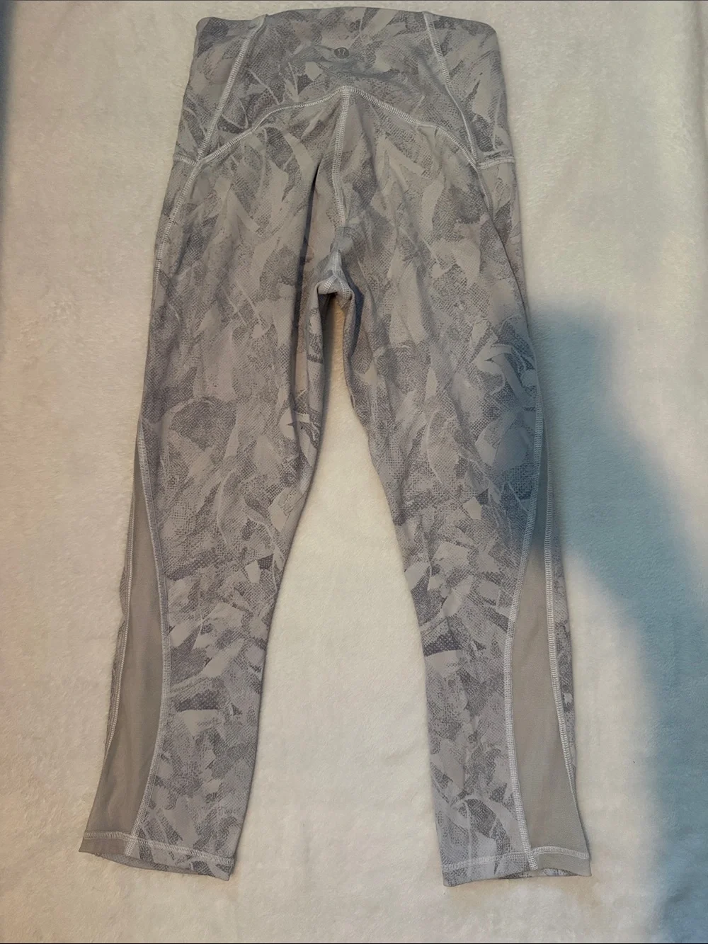 lululemon athletica Light Gray Printed High-Waist crop leggings size 4